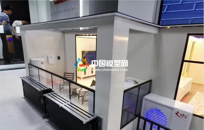 太陽能異聚態(tài)熱利用系統(tǒng)沙盤模型